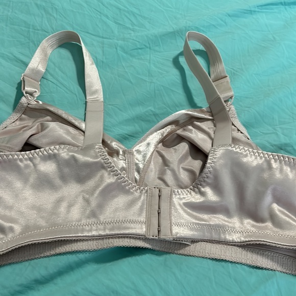 Just My Size NWOT Beautiful Bra - Picture 3 of 6